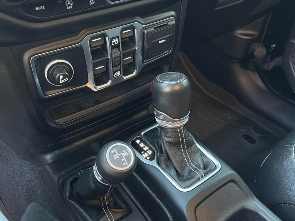 Jeep Wrangler Unlimited 2.0 turbo Sahara auto