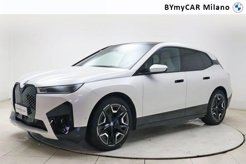 BMW iX xdrive40 pacchetto sportivo