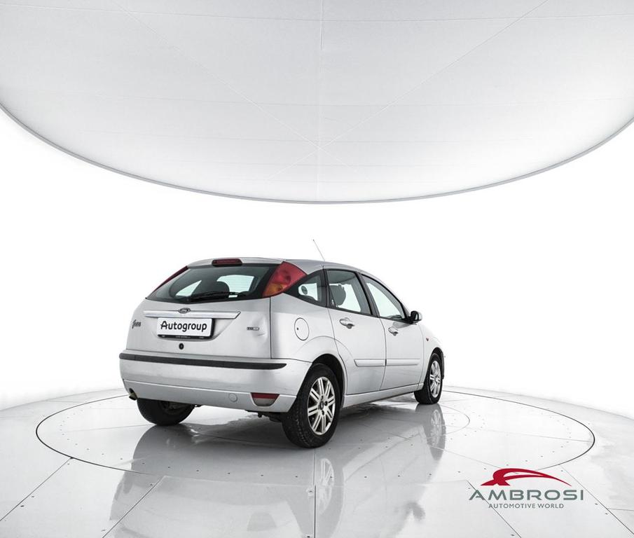 Ford Focus 1.8 tdci Zetec 5p FL