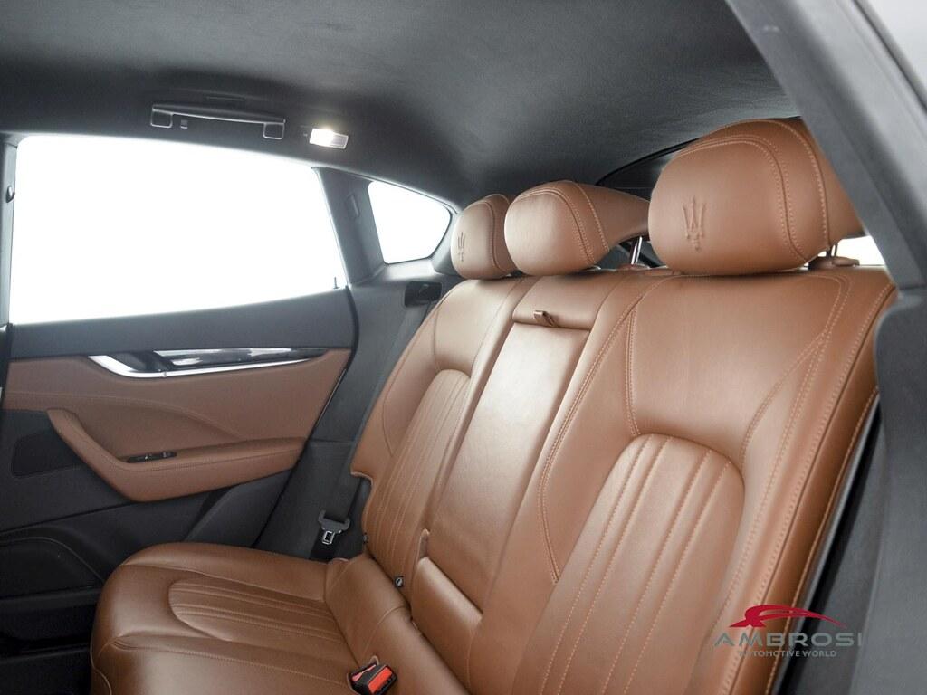 Maserati Levante 3.0 V6 275cv auto