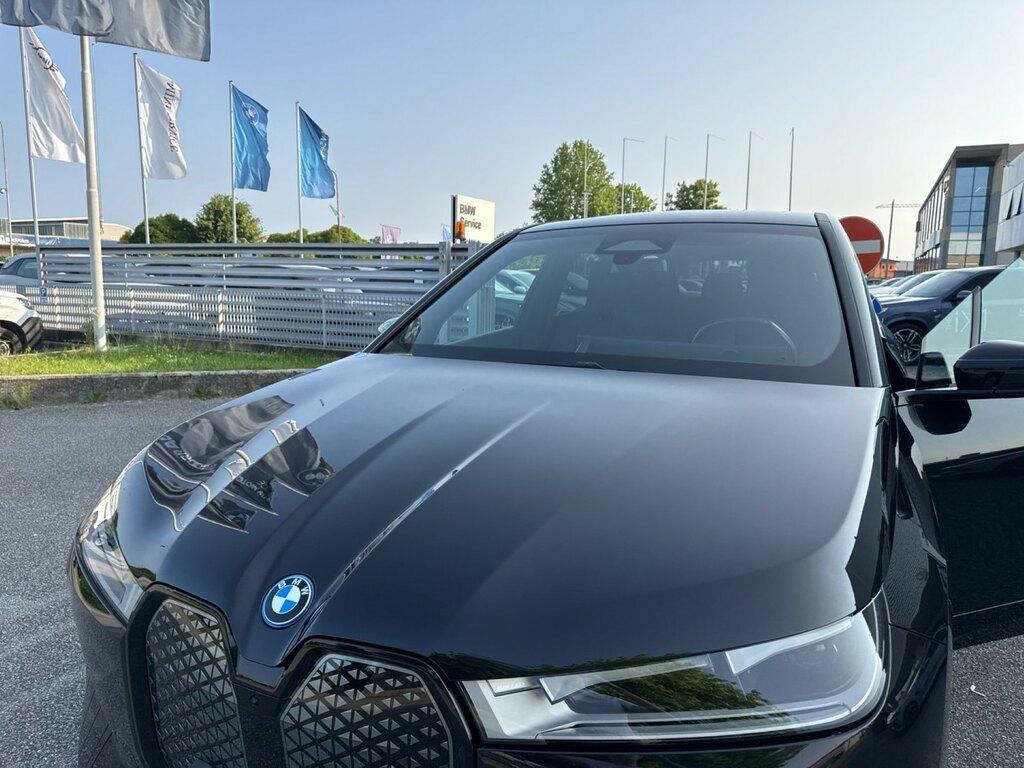BMW iX xdrive50 pacchetto sportivo
