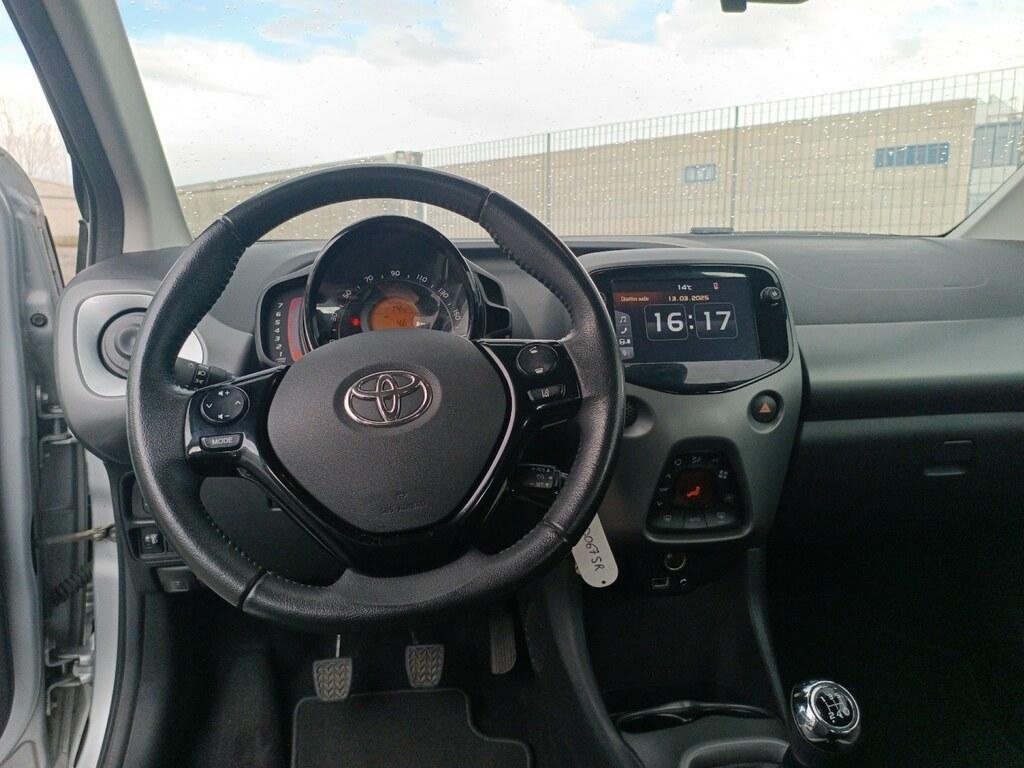 Toyota Aygo 5p 1.0 x-play 72cv