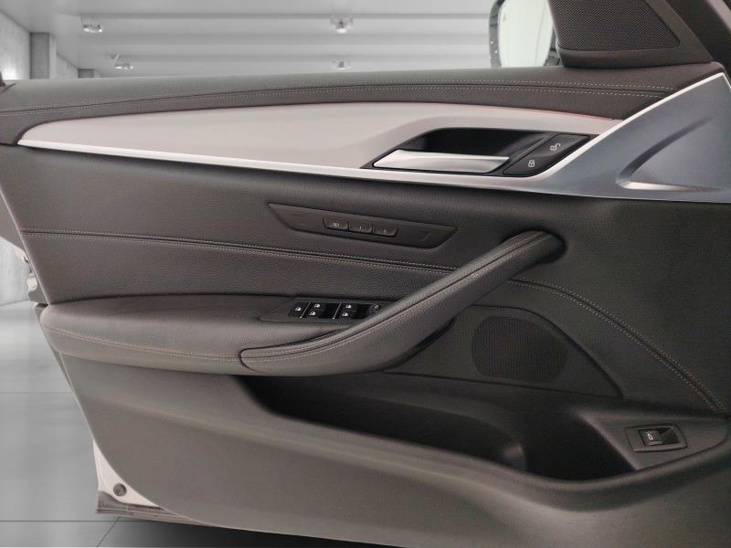 BMW Serie 5 520d Touring mhev 48V xdrive Luxury auto