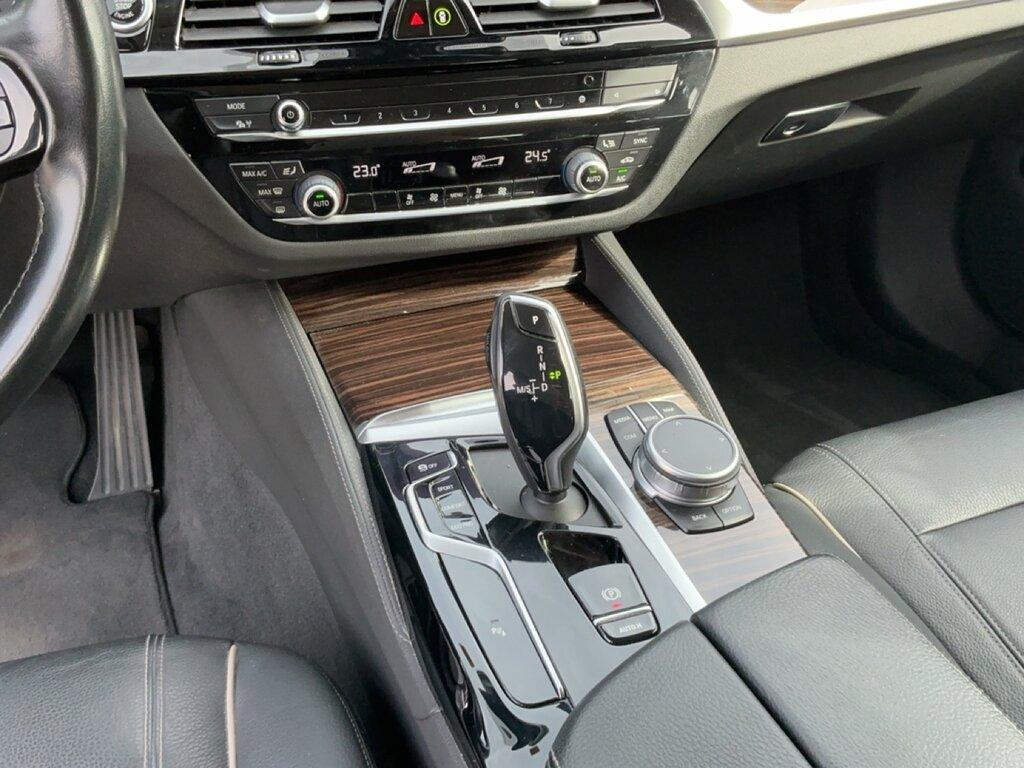BMW Serie 5 530d Touring mhev 48V xdrive Luxury auto