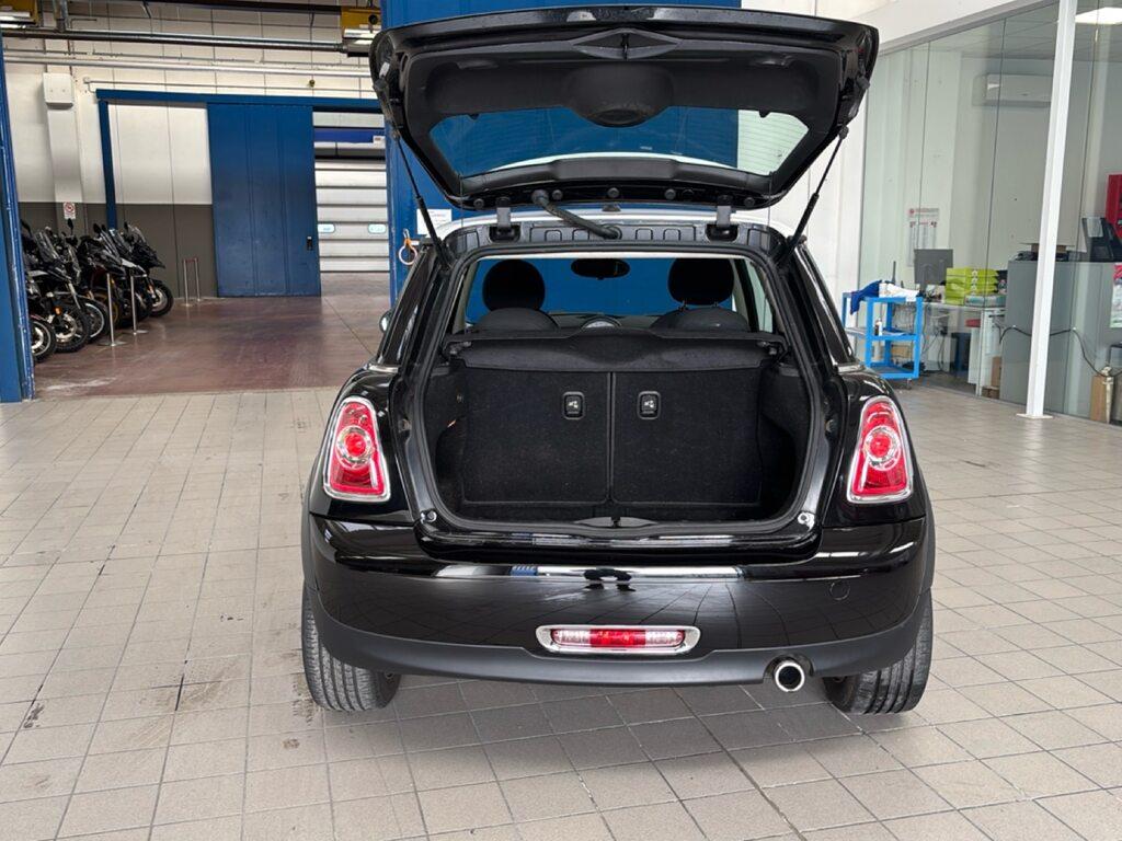 Mini Cooper D 2.0 D Cooper D Auto