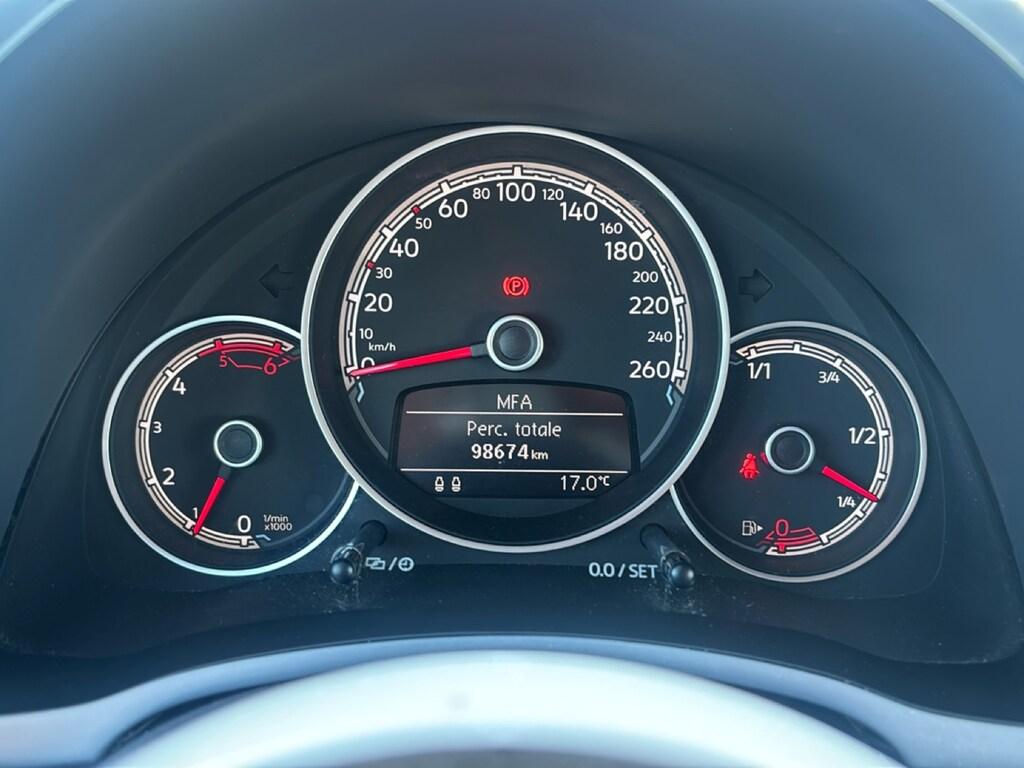 Volkswagen Maggiolino Cabrio 2.0 tdi Design 110cv