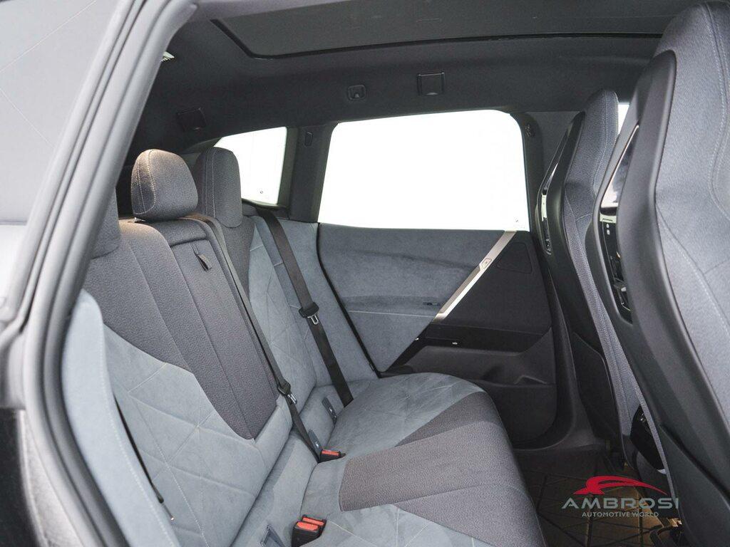 BMW iX xdrive40 pacchetto sportivo
