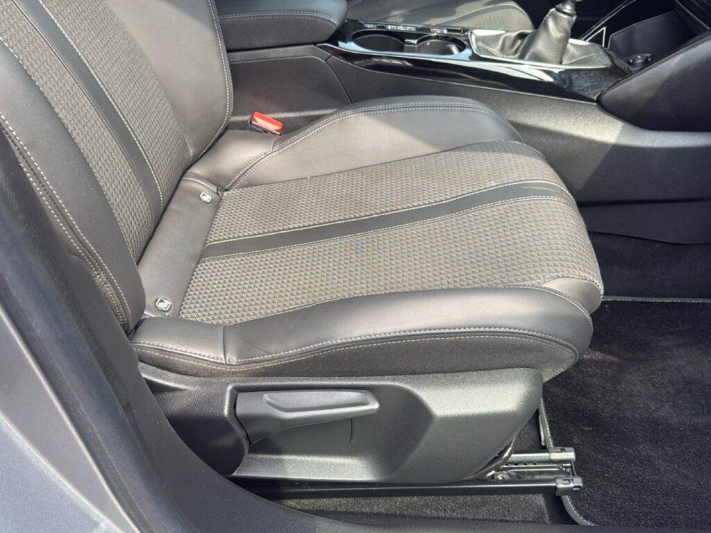 Peugeot 2008 1.5 bluehdi GT Line s&s 100cv