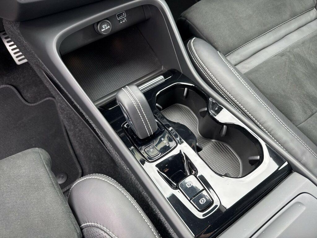 Volvo XC40 1.5 T3 R-design 163cv auto my21