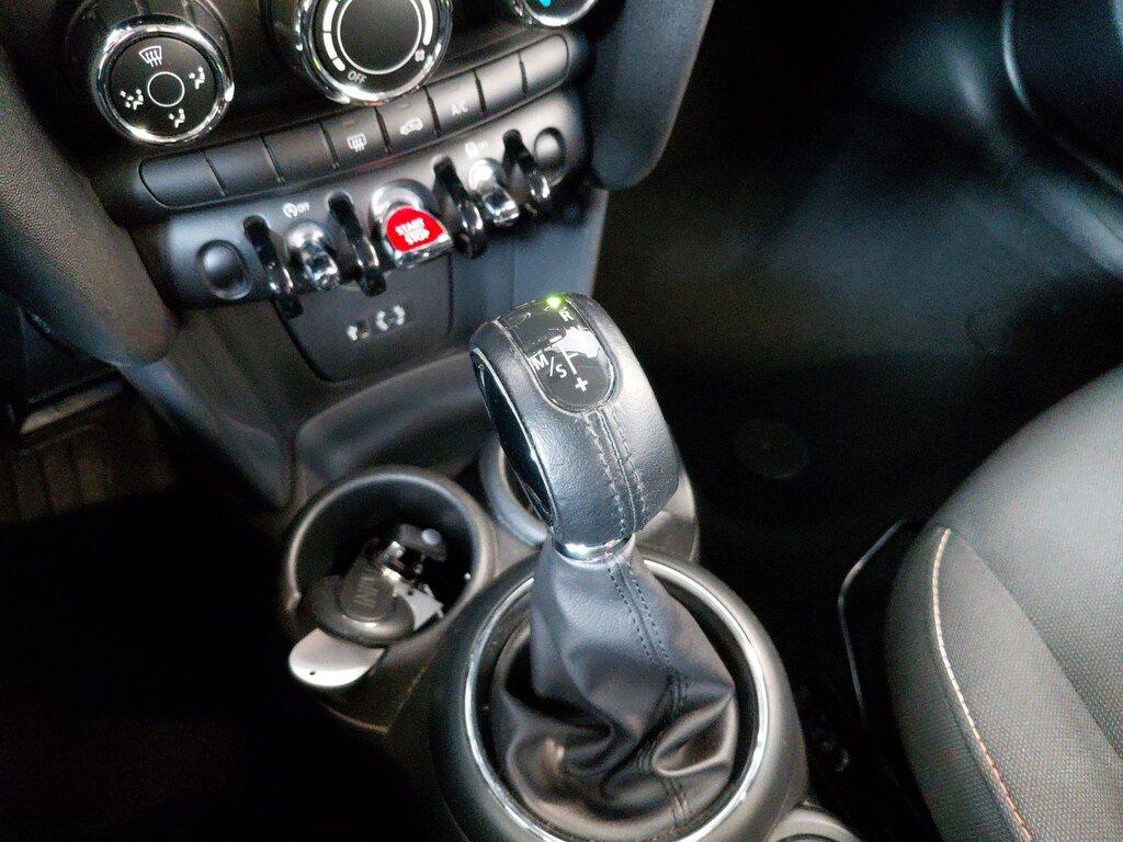 Mini Cooper D 1.5 D Cooper D Boost Auto