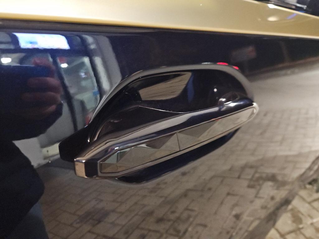 BMW XM 4.4 steptronic