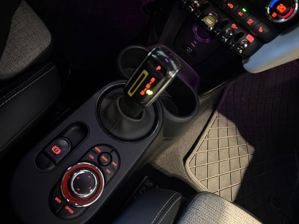 Mini Cooper SE 3p Yours auto