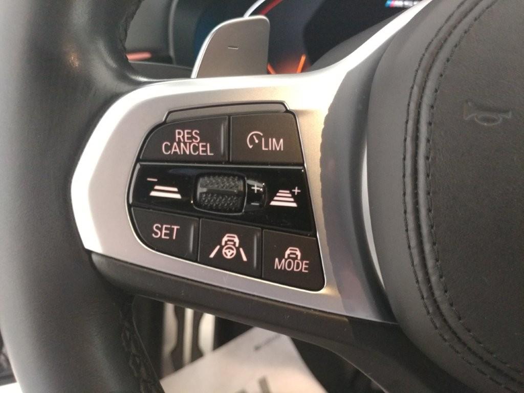 BMW Serie 5 M M550i mhev 48V xdrive