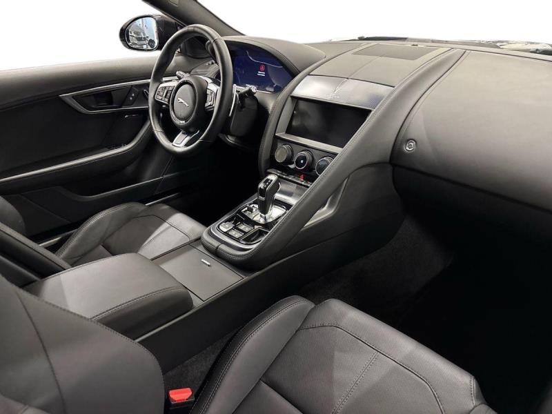 Jaguar F-Type Coupe 2.0 P300 R-Dynamic Black rwd auto