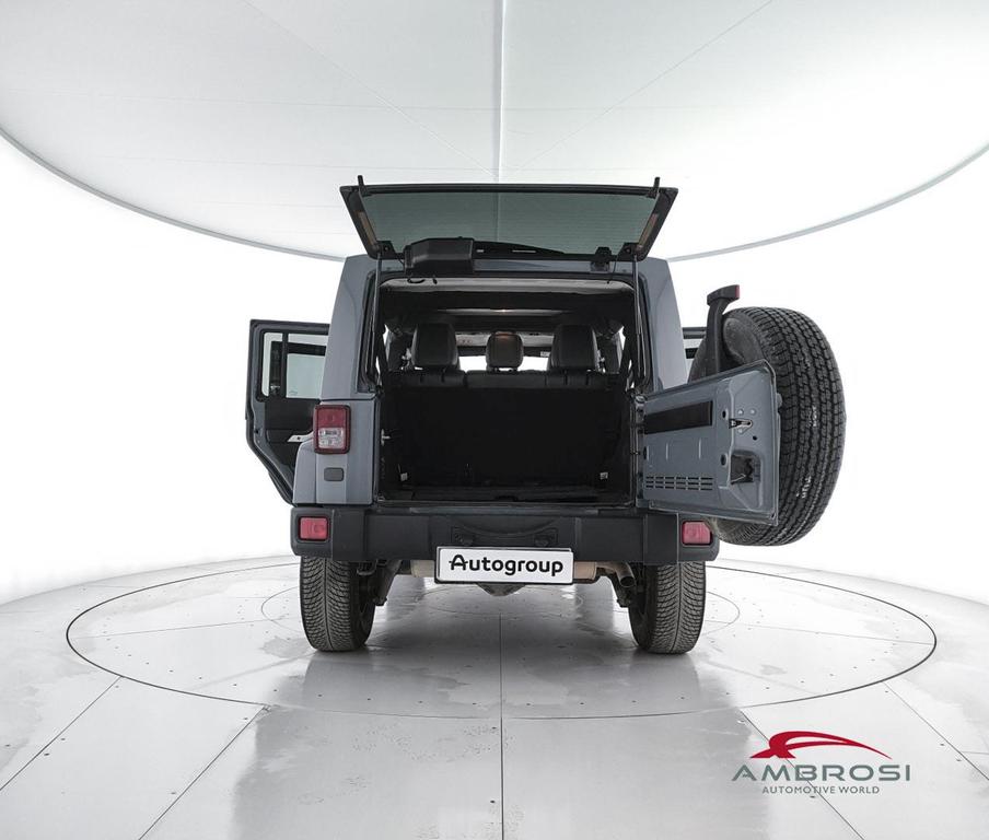 Jeep Wrangler Unlimited 2.8 crd Sahara auto E5+