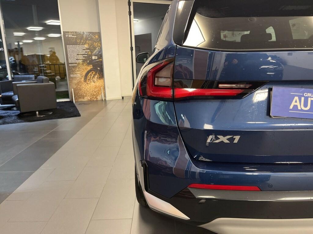 BMW iX1 edrive 20 X-Line