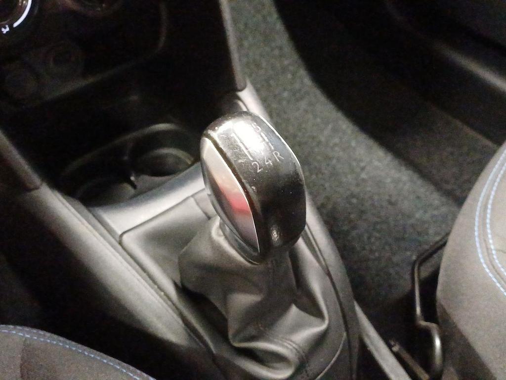 Peugeot 208 1.2 puretech Signature s&s 82cv 5p