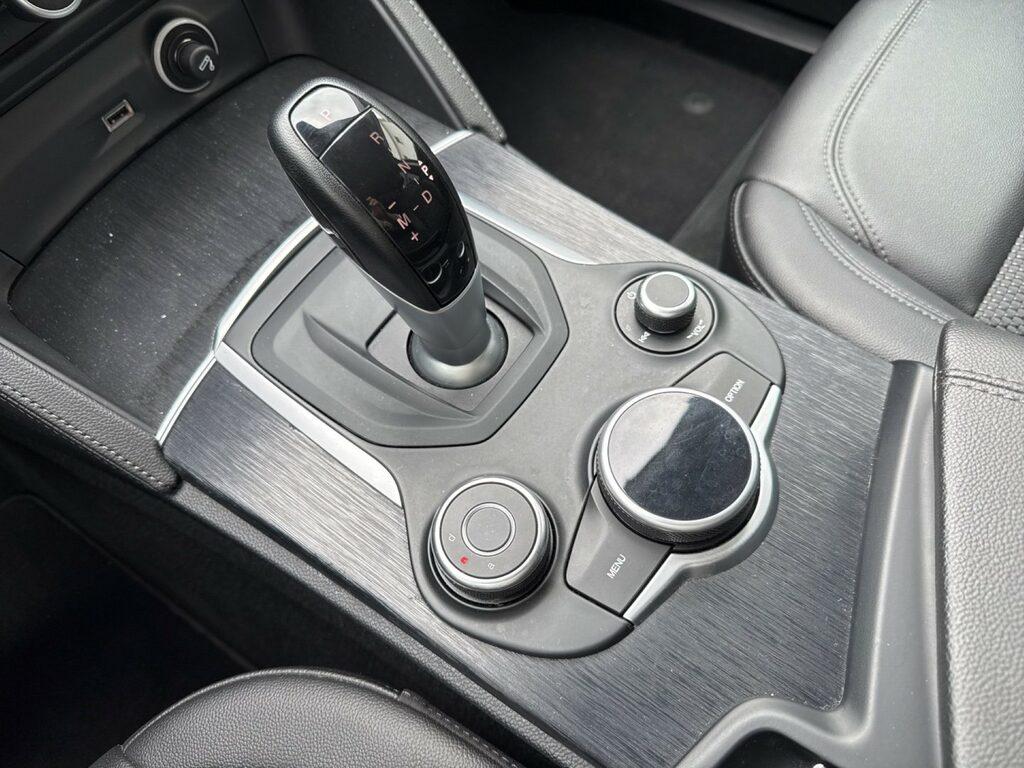 Alfa Romeo Stelvio 2.2 t Sport Tech Q4 190cv auto