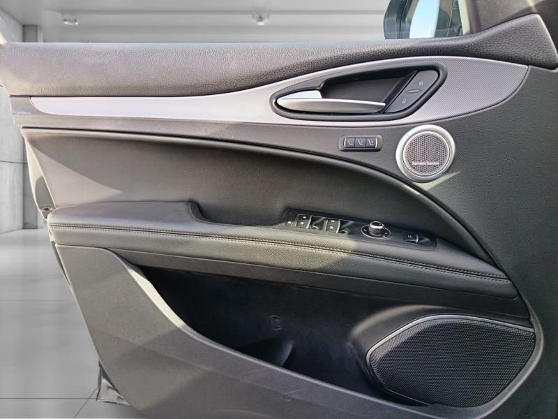 Alfa Romeo Stelvio 2.2 t Business Q4 210cv auto