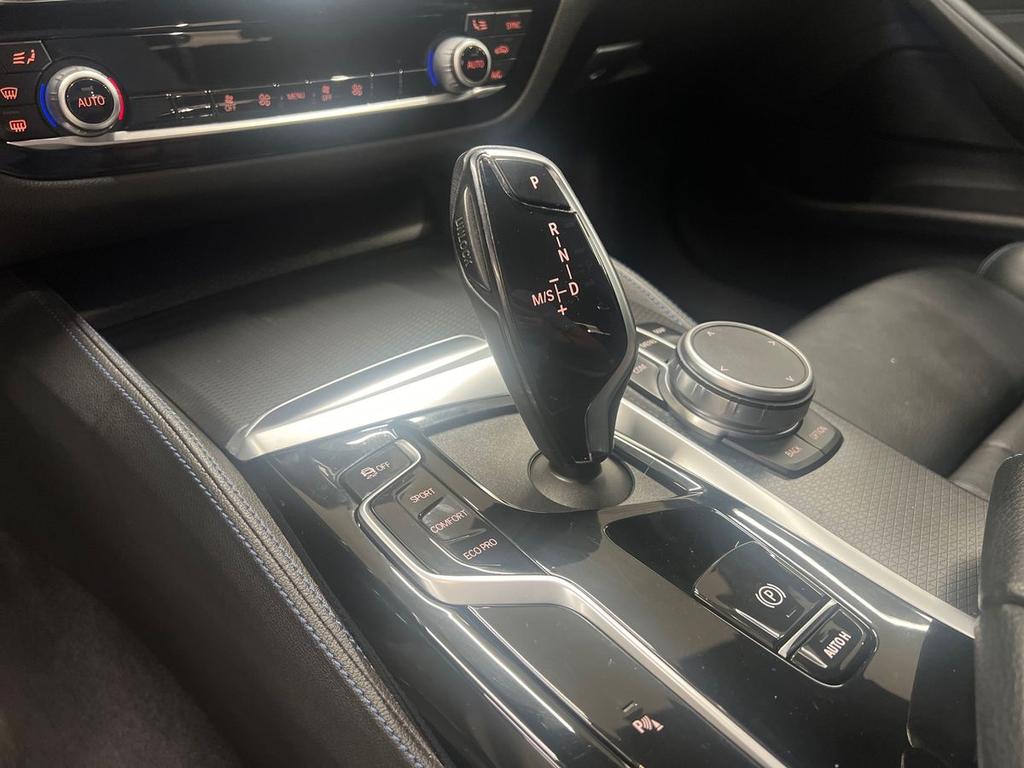 BMW Serie 5 520d Touring mhev 48V xdrive Msport auto