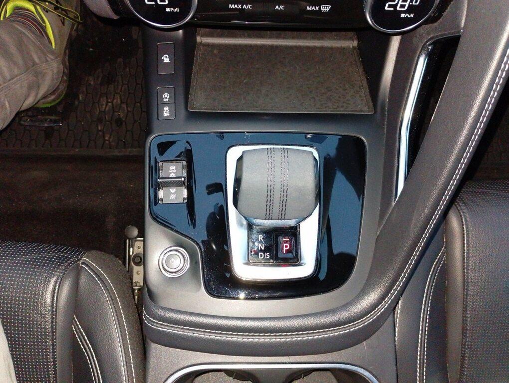 Jaguar E-Pace 2.0 D163 R-Dynamic SE awd auto