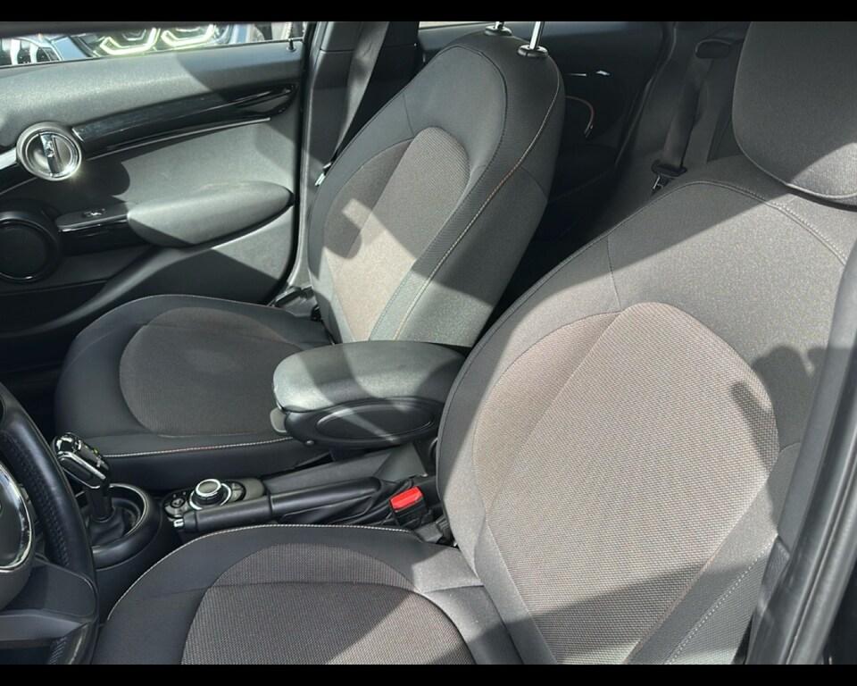 Mini Cooper 1.5 TwinPower Turbo Cooper Business DCT