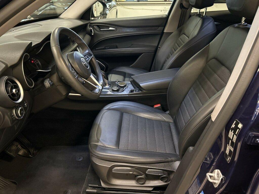 Alfa Romeo Stelvio 2.2 t Business Q4 210cv auto my19