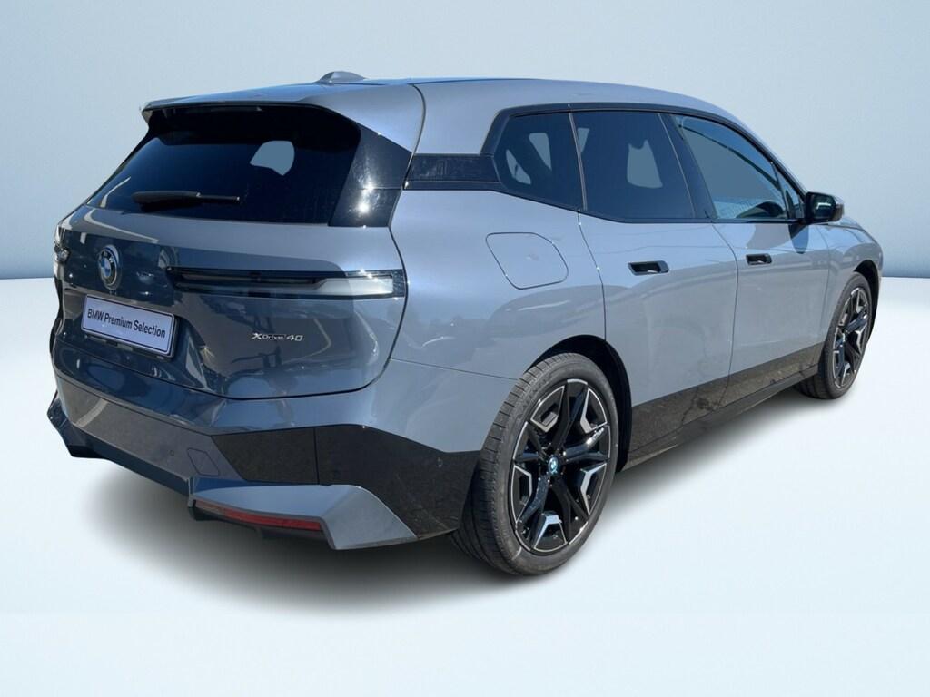 BMW iX xdrive40 pacchetto sportivo