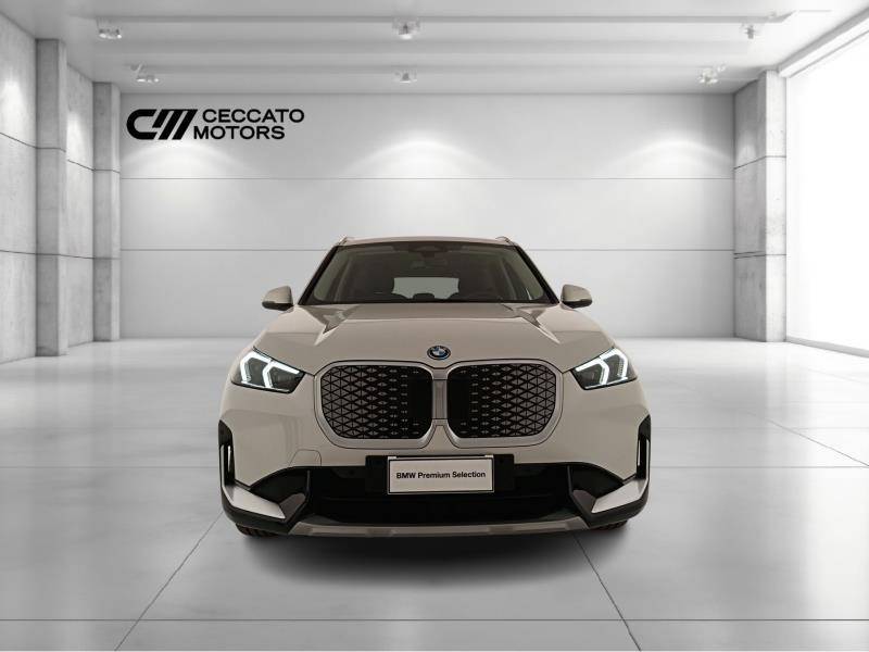 BMW iX1 edrive 20 X-Line
