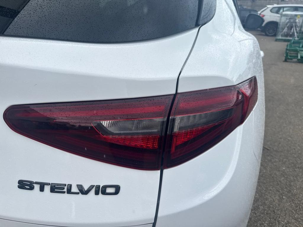 Alfa Romeo Stelvio 2.2 t B-Tech Q4 210cv auto