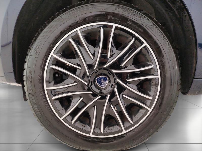 Lancia Ypsilon 0.9 t.air Elefantino Blu ecochic metano 70cv my19