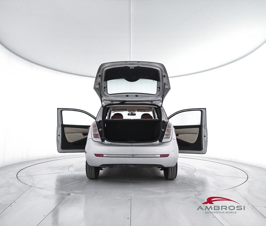 Lancia Ypsilon 1.3 mjt 16v Oro Bianco 90cv