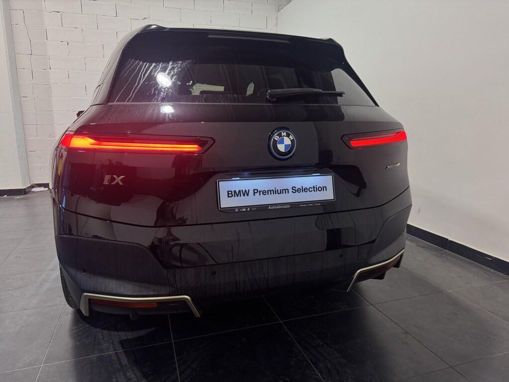 BMW iX xdrive40 pacchetto sportivo