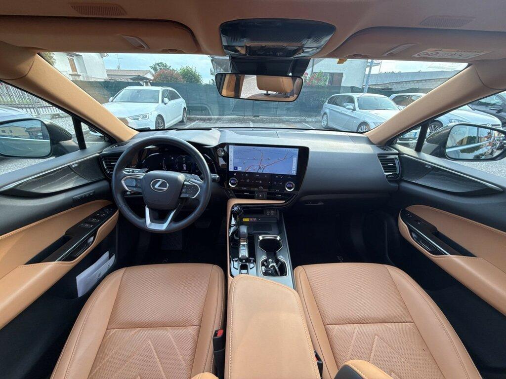 Lexus NX 2.5 hybrid Luxury 4wd e-cvt