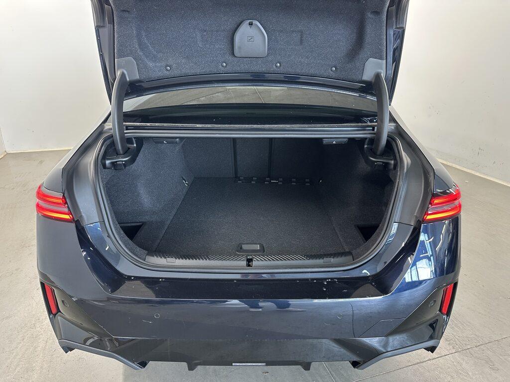 BMW i5 xdrive40