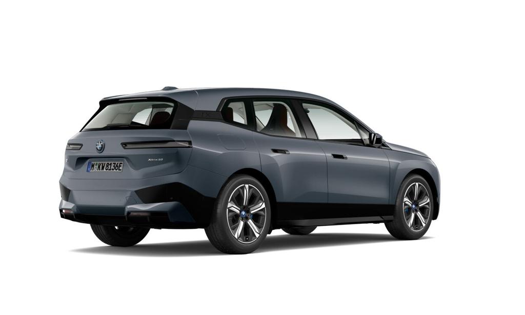BMW iX xdrive50 pacchetto sportivo