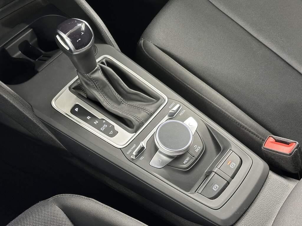 Audi Q2 35 1.5 tfsi Business s-tronic