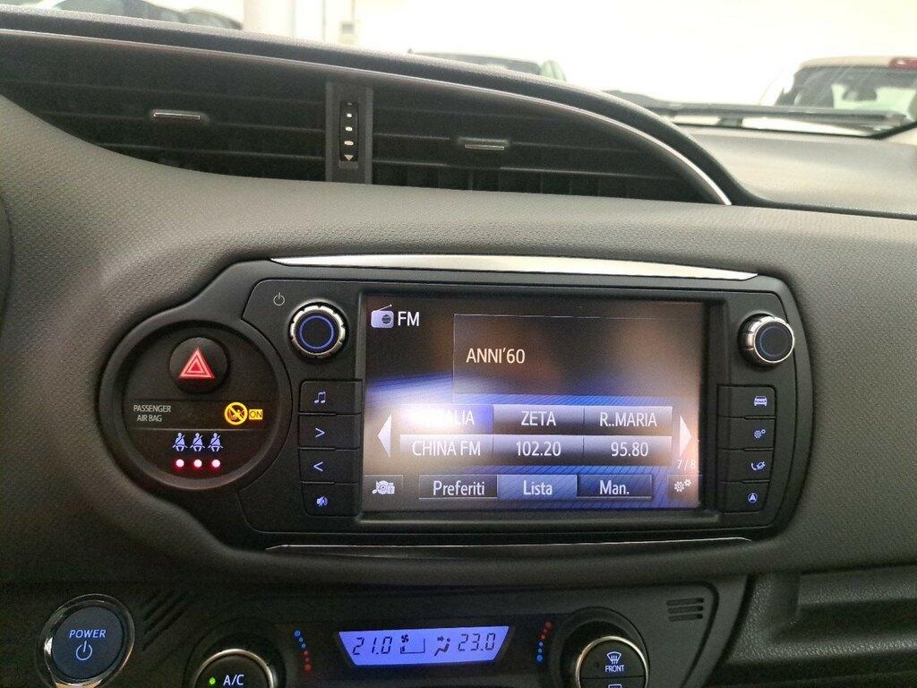 Toyota Yaris 1.5 hybrid Active 5p my16