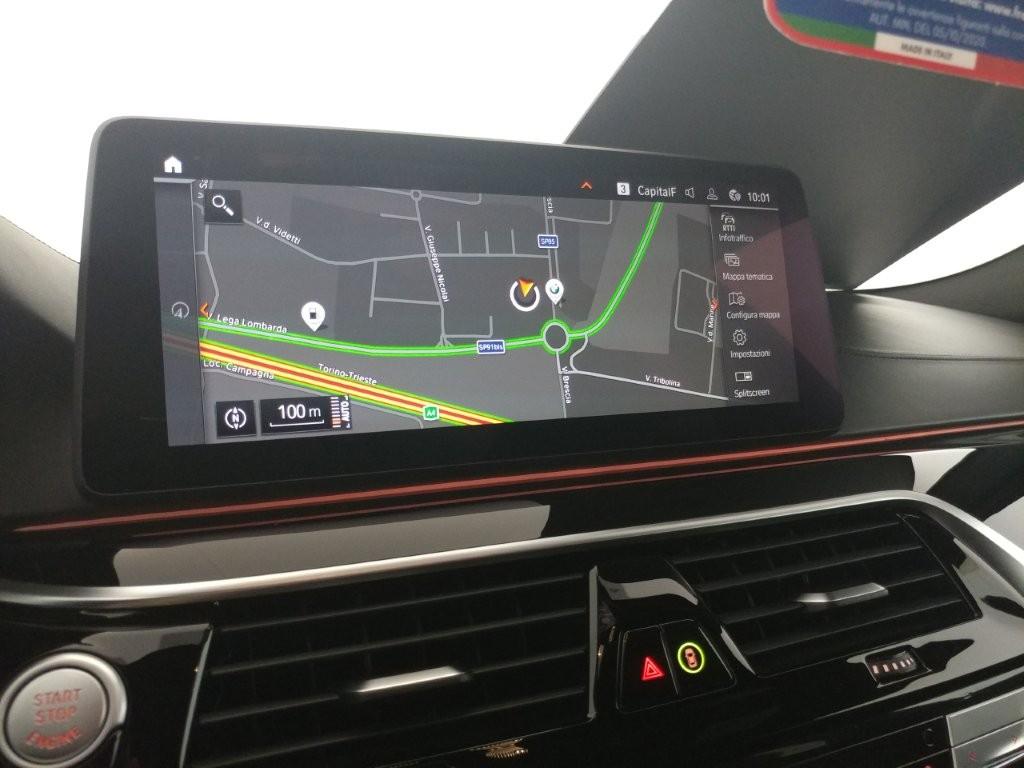 BMW Serie 5 M M550i mhev 48V xdrive
