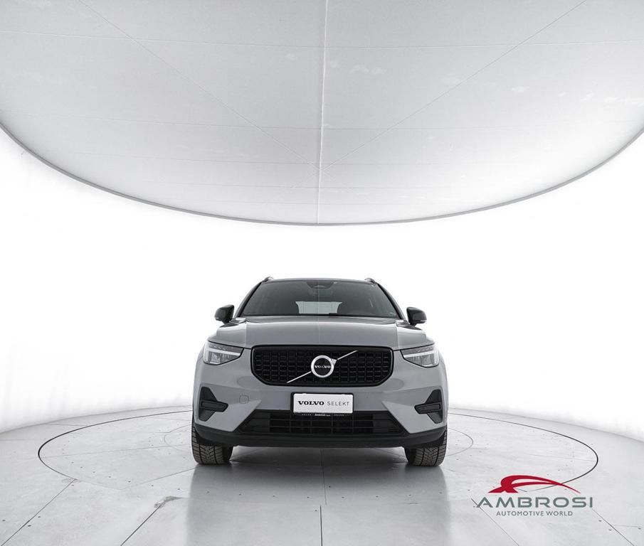 Volvo XC40 2.0 b3 Plus Dark auto