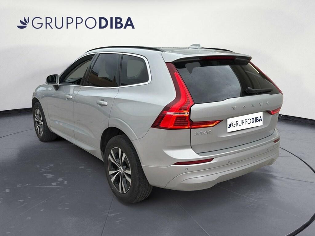 Volvo XC60 2.0 B4 Momentum auto
