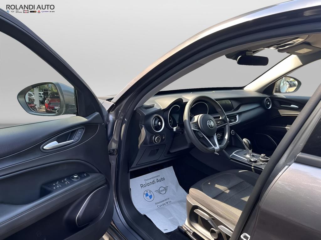 Alfa Romeo Stelvio 2.2 t Business rwd 180cv auto