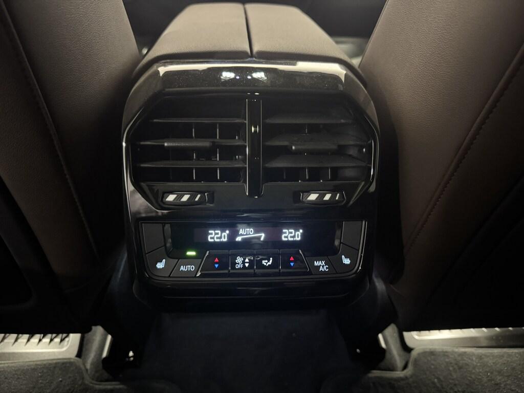 BMW iX xdrive40 pacchetto sportivo