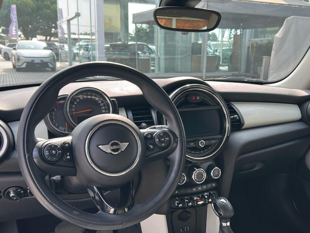 Mini Cooper D 1.5 D Cooper D Auto