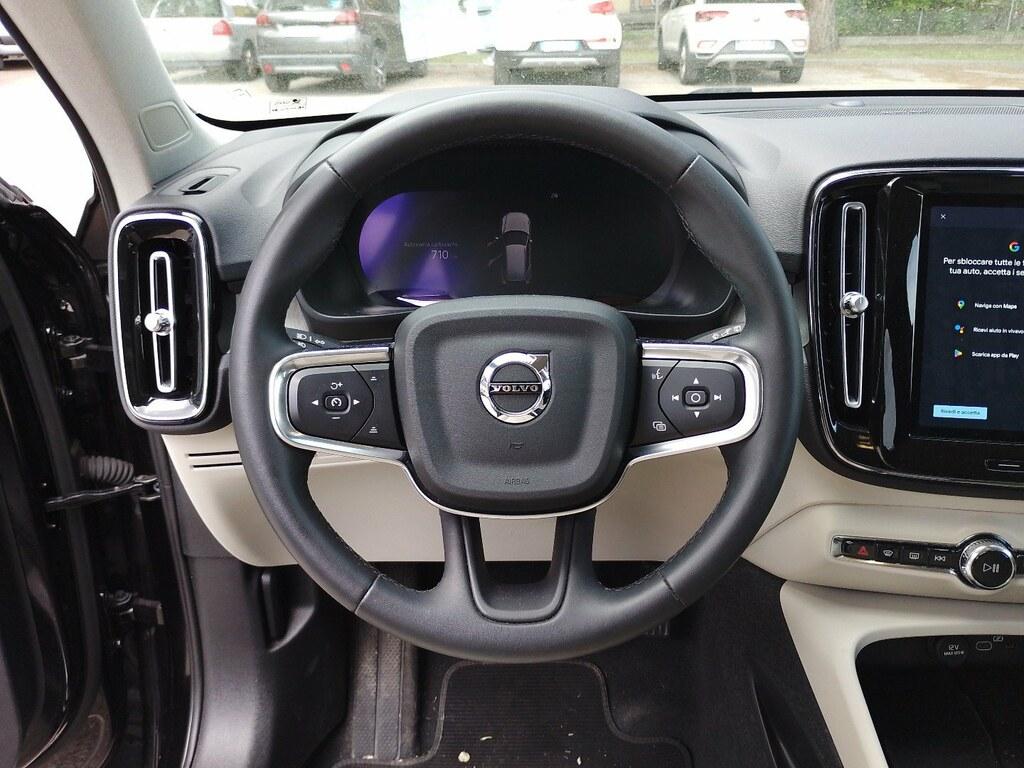 Volvo XC40 2.0 b3 Ultimate Dark auto