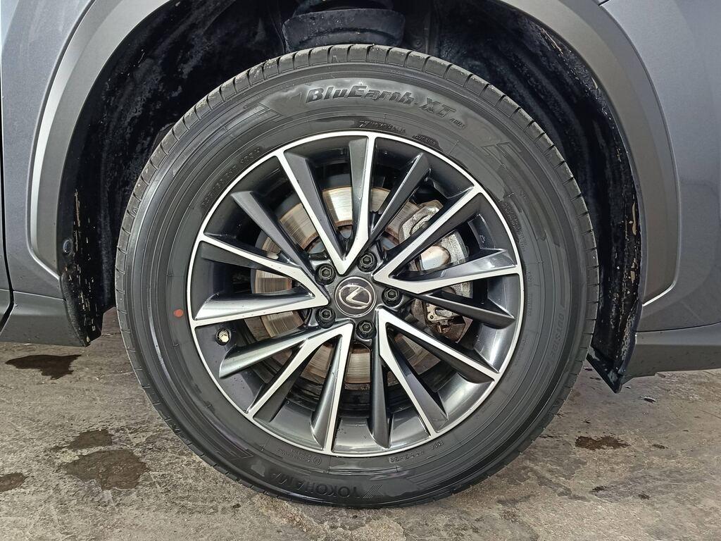 Lexus NX 2.5 hybrid Luxury 4wd e-cvt
