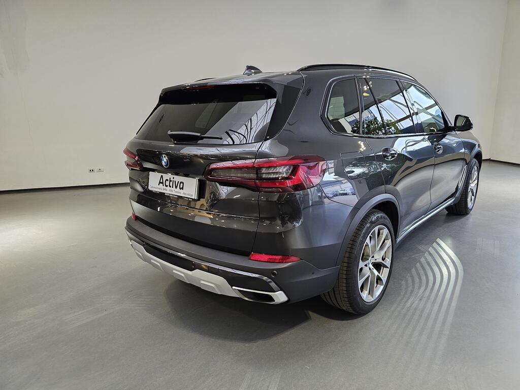 BMW X5 xdrive40d mhev 48V xLine auto