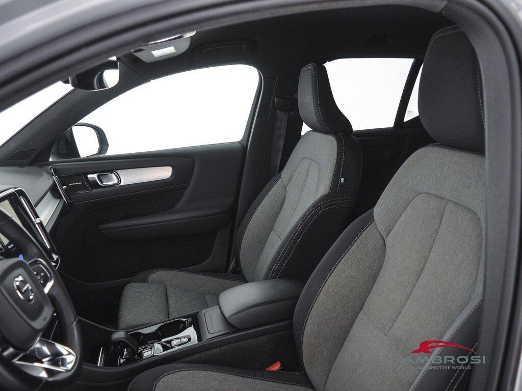 Volvo XC40 2.0 b3 Plus Dark auto