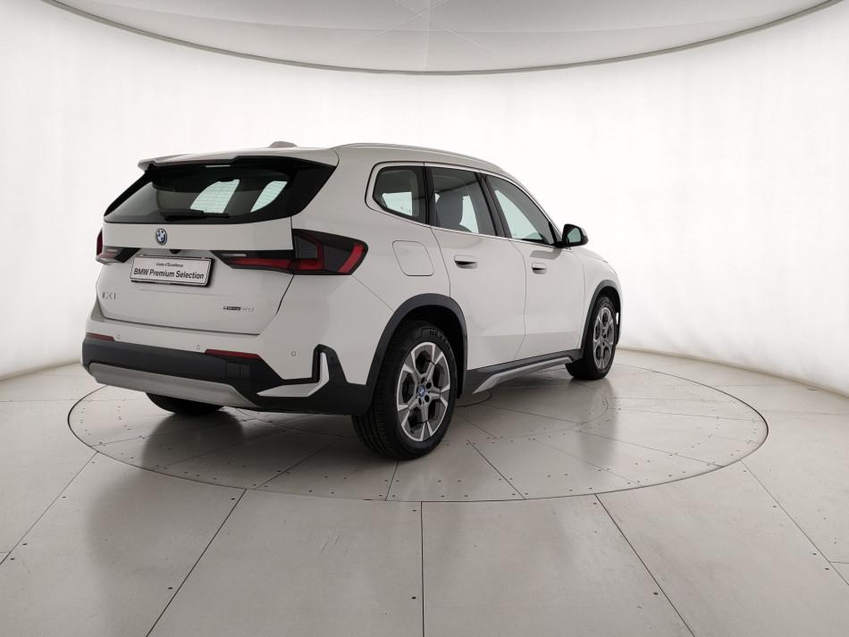 BMW iX1 edrive 20 X-Line