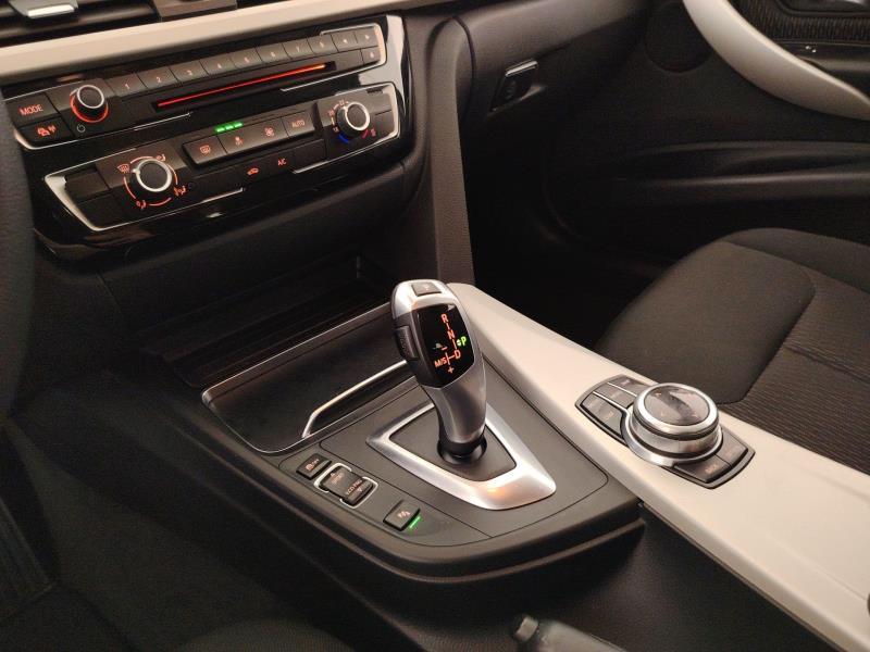 BMW Serie 3 318d Touring auto